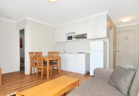 Comfort Inn Crest Mandurah Motel & Apartments - Hervey Bay Accommodation 3