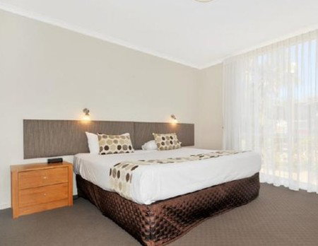 Comfort Inn Crest Mandurah Motel & Apartments - Hervey Bay Accommodation 4