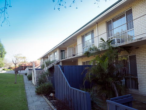 Budget Apartments Como South Perth - Hervey Bay Accommodation 1