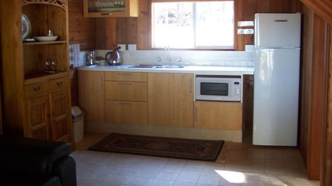 Jarrah Glen Cabins - Hervey Bay Accommodation 1