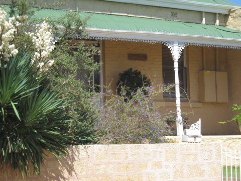 Amalie Cottage - Hervey Bay Accommodation 0