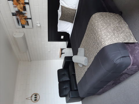 Anchor Wheel Motel - Hervey Bay Accommodation 0