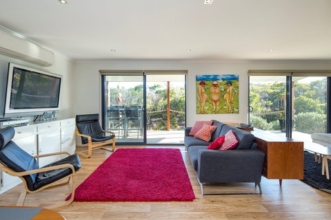 A One One Two At Island Beach - Tourism Hervey Bay 1