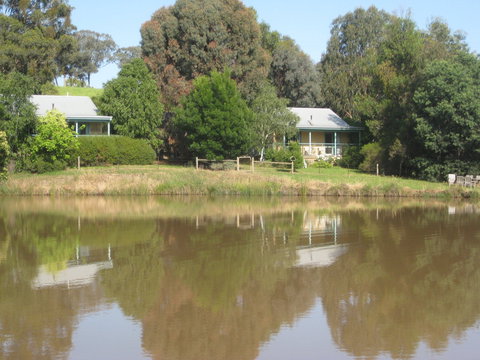 Athlone Country Cottages - Hervey Bay Accommodation 0
