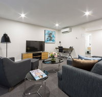 Avenue Hotel Canberra - Hervey Bay Accommodation