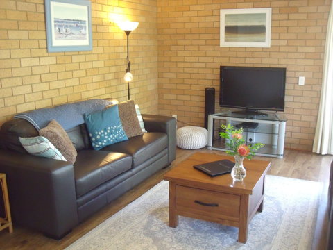 Beachcomber Apartments - Hervey Bay Accommodation 0