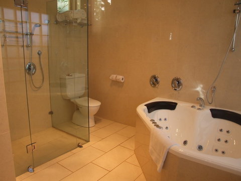 Bishops Garden - Hervey Bay Accommodation 2