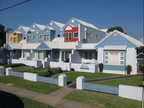 Bluedock Apartments - Hervey Bay Accommodation 0