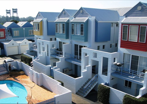 Bluedock Apartments - Hervey Bay Accommodation 1
