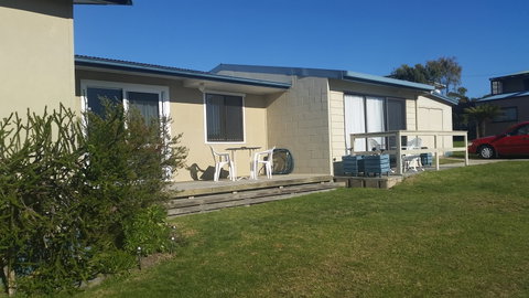 Carmen's Inn - Hervey Bay Accommodation 2