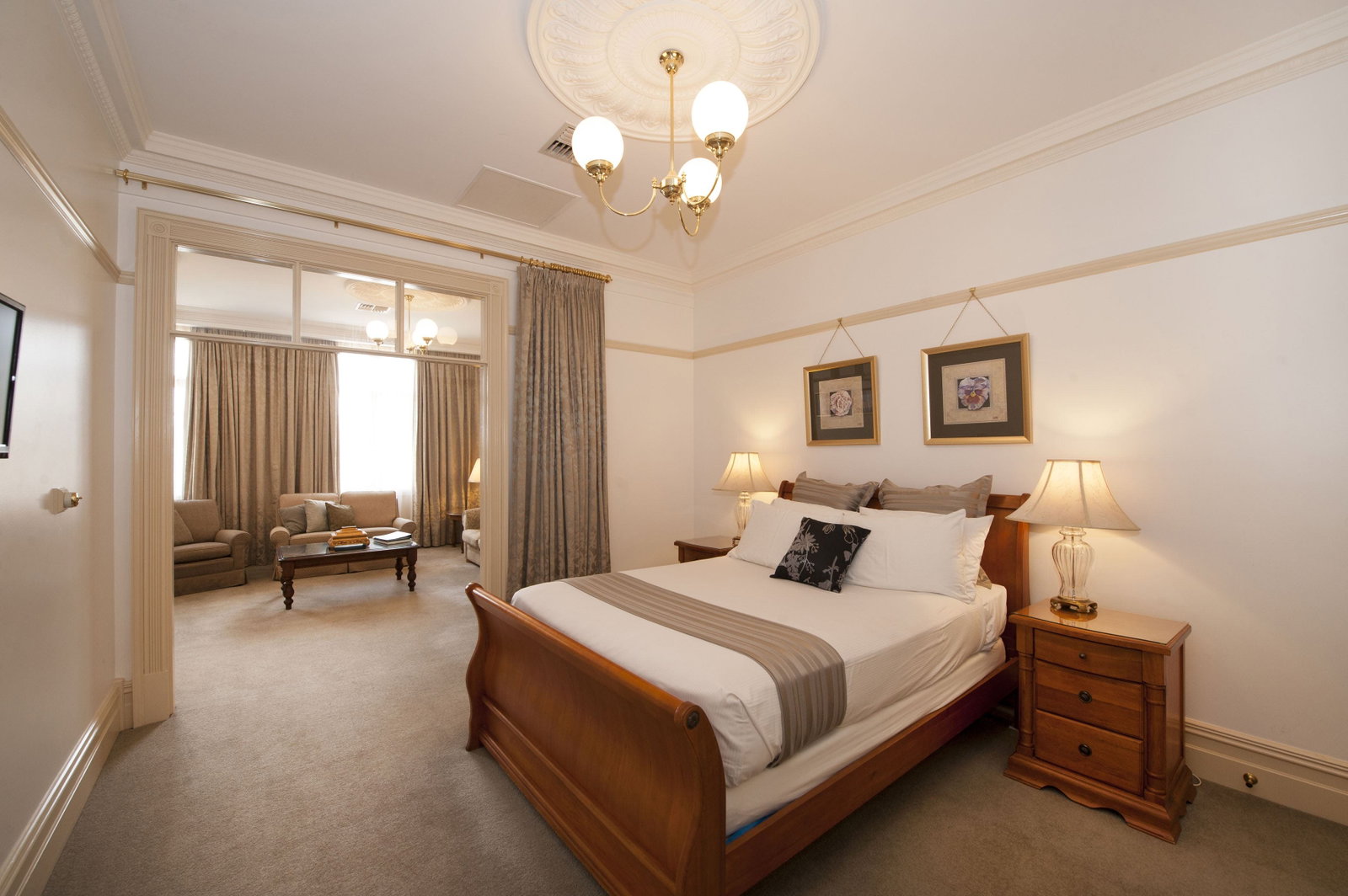 Wollar ACT Hervey Bay Accommodation