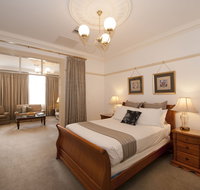Cobb  Co Court Boutique Hotel - Hervey Bay Accommodation