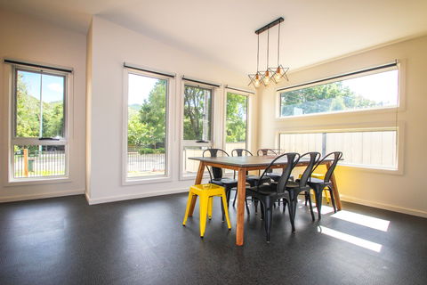 Decked Out At Bright - Hervey Bay Accommodation 2