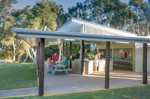 Dicky Beach Family Holiday Park - Hervey Bay Accommodation 0