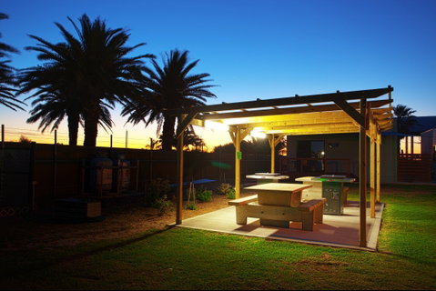 Discovery Parks - Adelaide Beachfront - Hervey Bay Accommodation 0