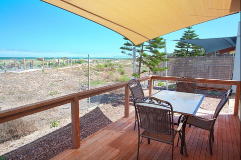 Discovery Parks - Adelaide Beachfront - Hervey Bay Accommodation 1