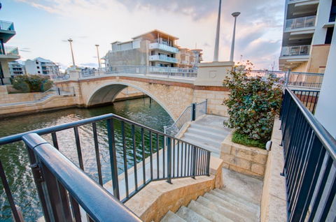 Dolphin Quay 3 Bedroom Apartment - Hervey Bay Accommodation 0