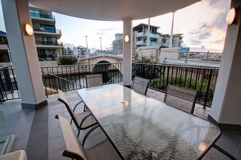 Dolphin Quay 3 Bedroom Apartment - Hervey Bay Accommodation 1