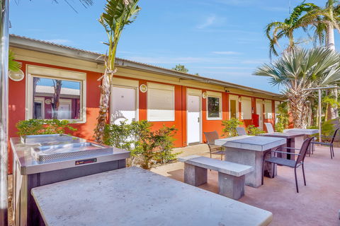 Econo Lodge Karratha - Hervey Bay Accommodation 0