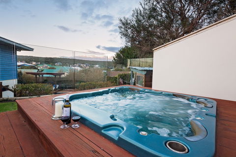 Fragrant Harbour - Hervey Bay Accommodation 1