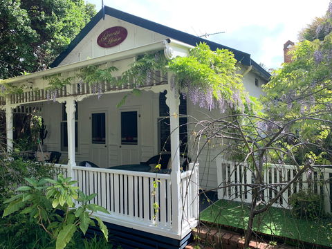 Genesta House Bed & Breakfast - Tourism Hervey Bay 0