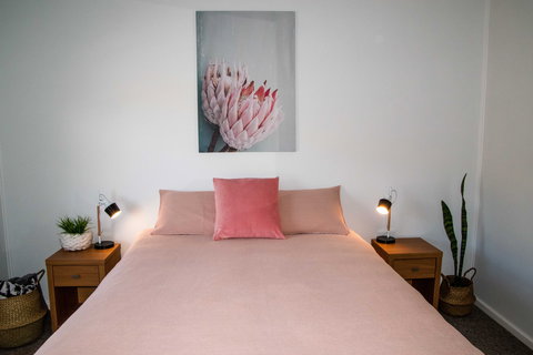 Granite Domes,  Minnipa - Hervey Bay Accommodation 1