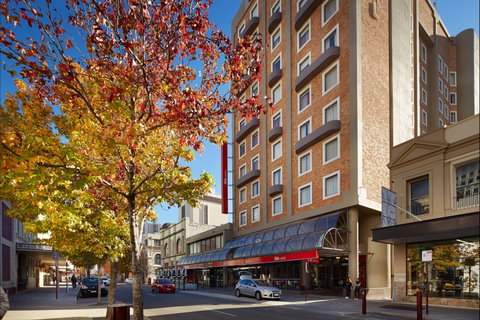 Ibis Perth - Hervey Bay Accommodation 0