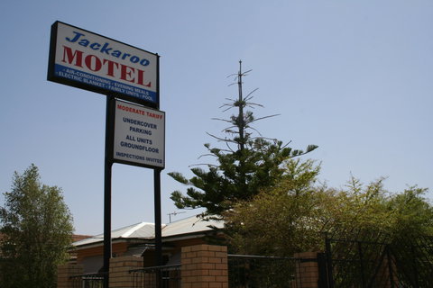 Jackaroo Apartments - Motel - Hervey Bay Accommodation 1