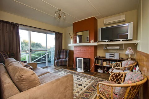 Lady Barron Holiday Home - Hervey Bay Accommodation 2