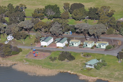 Lake Albert Caravan Park, Meningie SA - Hervey Bay Accommodation 1