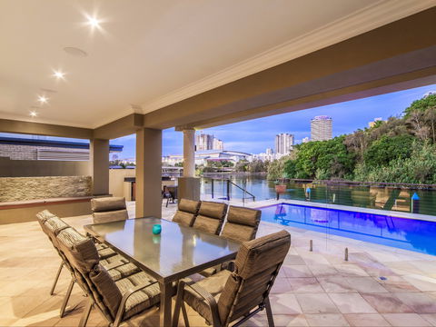 Lakeland Keys Broadbeach - Vogue Holiday Homes - Hervey Bay Accommodation 1