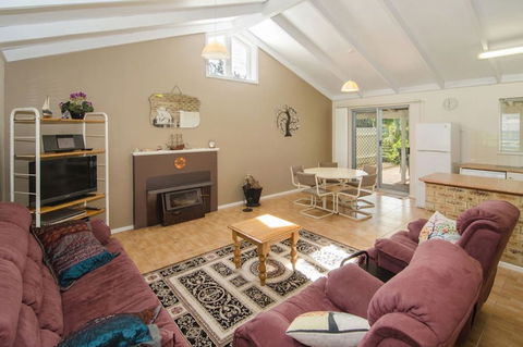 Lens Lair - Hervey Bay Accommodation 1