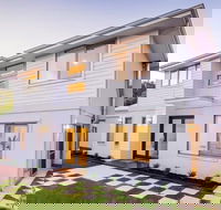 Little Hamptons - Hervey Bay Accommodation