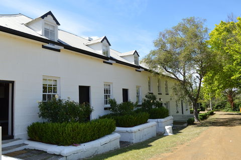 Lythgo's Row Colonial Cottages - Hervey Bay Accommodation 1