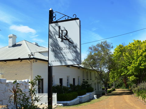 Lythgo's Row Colonial Cottages - Hervey Bay Accommodation 2