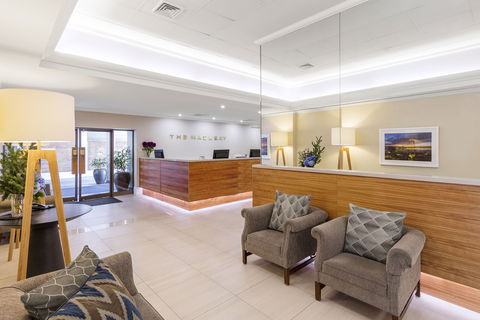 Macleay Hotel - Tourism Hervey Bay 1