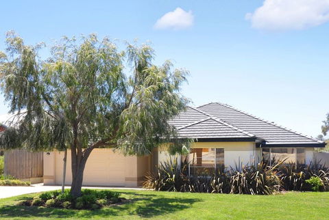 Macs Manor - Hervey Bay Accommodation 0