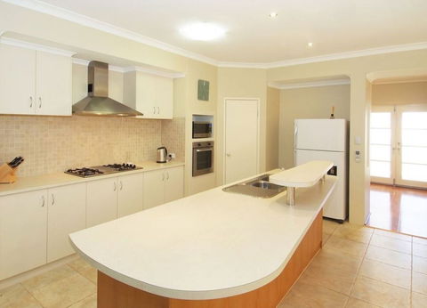Macs Manor - Hervey Bay Accommodation 1