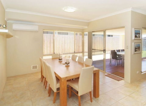 Macs Manor - Hervey Bay Accommodation 2