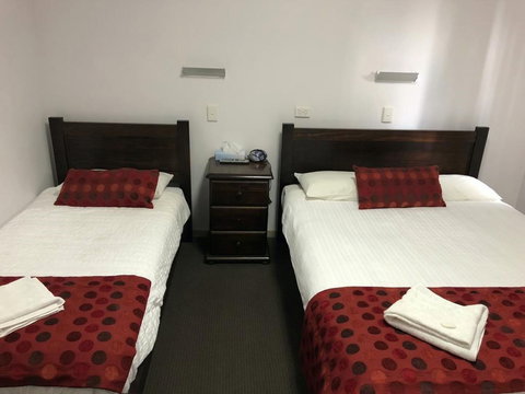 Minlaton Hotel - Tourism Hervey Bay 2