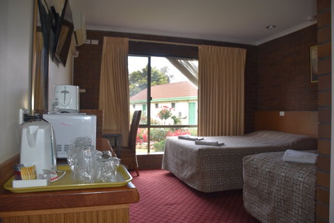 Mount Barker Valley Views Motel And Chalets - Hervey Bay Accommodation 0