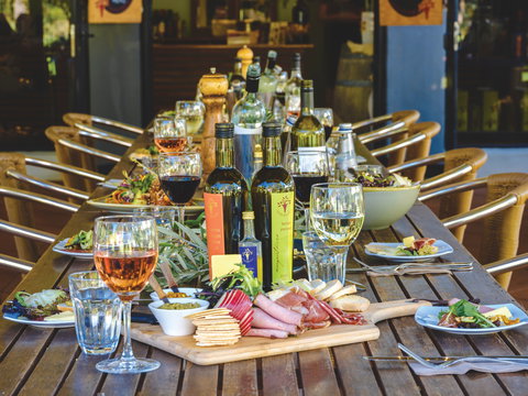 Olio Bello Lakeside Glamping - Hervey Bay Accommodation 2