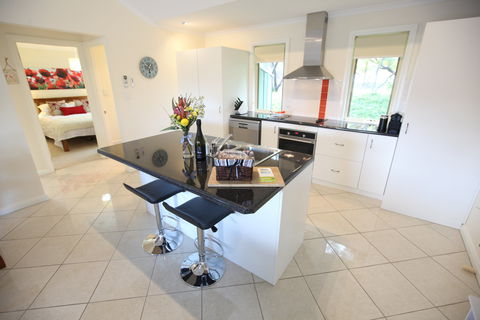 One Tree Bed And Breakfast: The Suite And The Retreat - Hervey Bay Accommodation 2