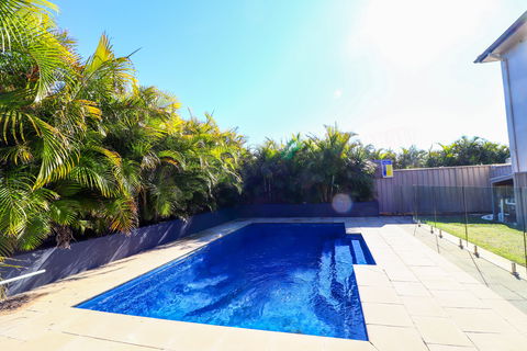Pacific Beachhouse - Tourism Hervey Bay 0