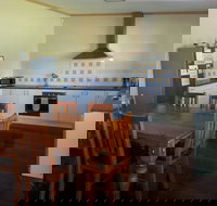 Phoenix Cottage - Hervey Bay Accommodation