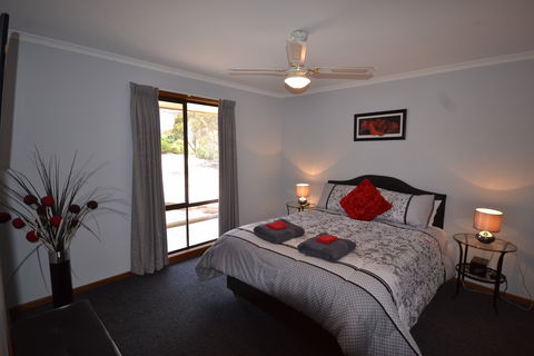 Riverbush Cottages - Hervey Bay Accommodation 2