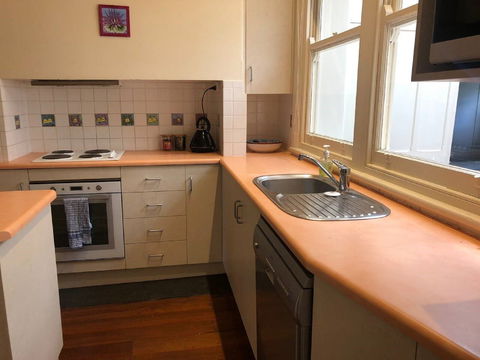 R&R B&B - Hervey Bay Accommodation 0