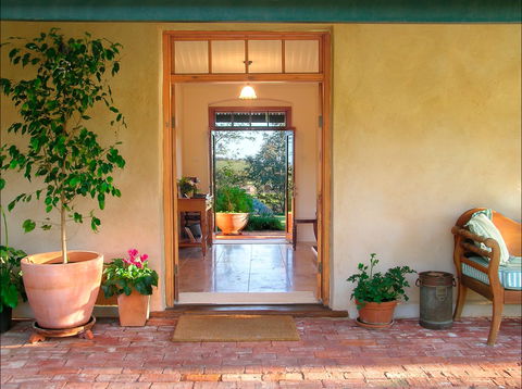 Seppeltsfield Vineyard Cottage - Hervey Bay Accommodation 1