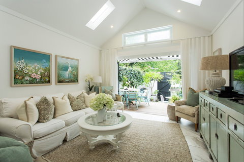 Stylish Interiors In The Bay - Hervey Bay Accommodation 0