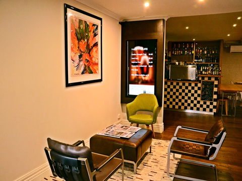 The Waverley International Hotel - Hervey Bay Accommodation 1